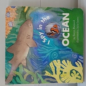 I spy in the ocean by Damon burnard